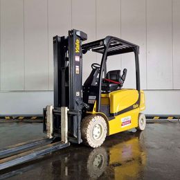 Yale ERP35VL. 4-Rad Elektrostapler