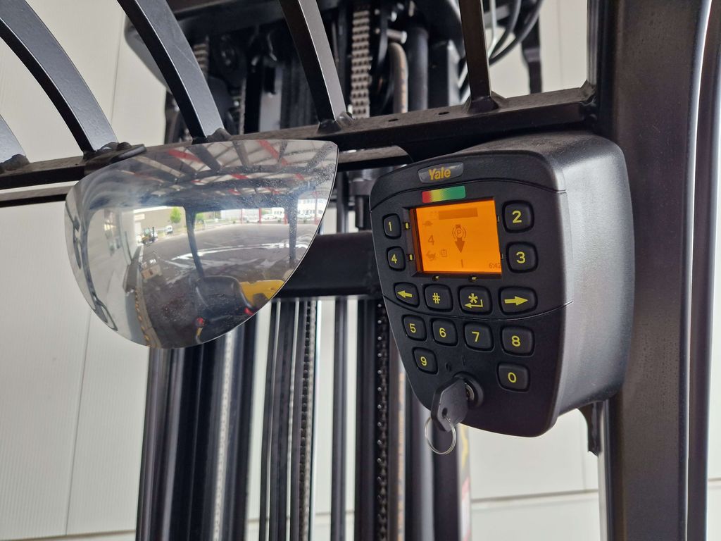 Frontstapler gebraucht: Yale 4-Rad Elektrostapler ERP35VL. Yale ERP35VL. 4-Rad Elektrostapler