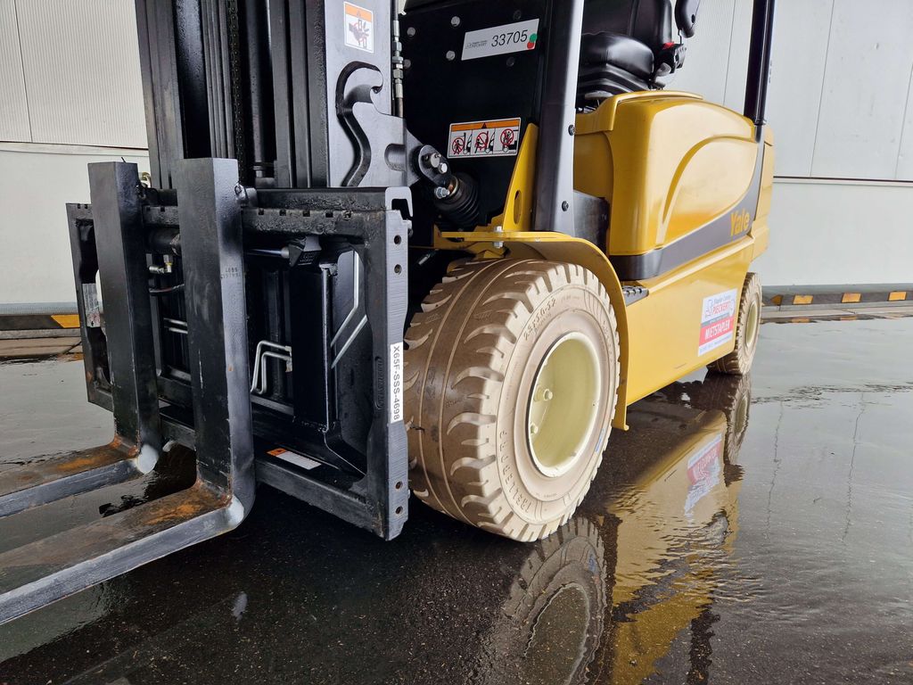 Frontstapler gebraucht: Yale 4-Rad Elektrostapler ERP35VL. Yale ERP35VL. 4-Rad Elektrostapler