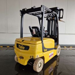 Yale ERP35VL 4-Rad Elektrostapler