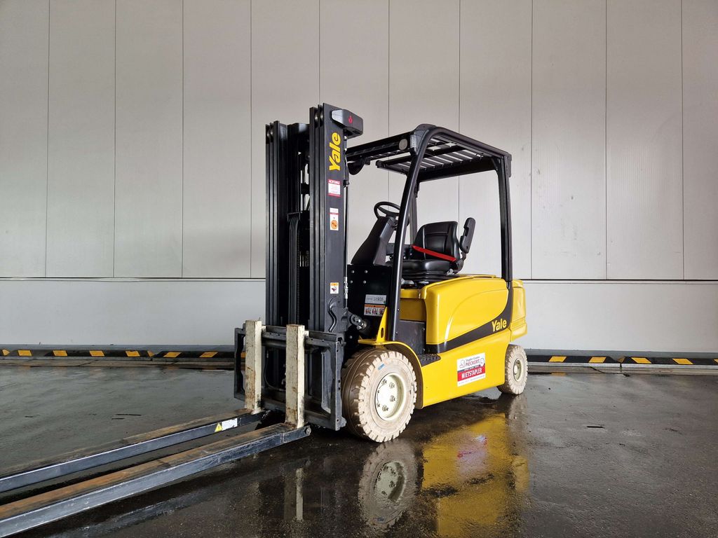 Frontstapler gebraucht: Yale 4-Rad Elektrostapler ERP35VL. Yale ERP35VL. 4-Rad Elektrostapler