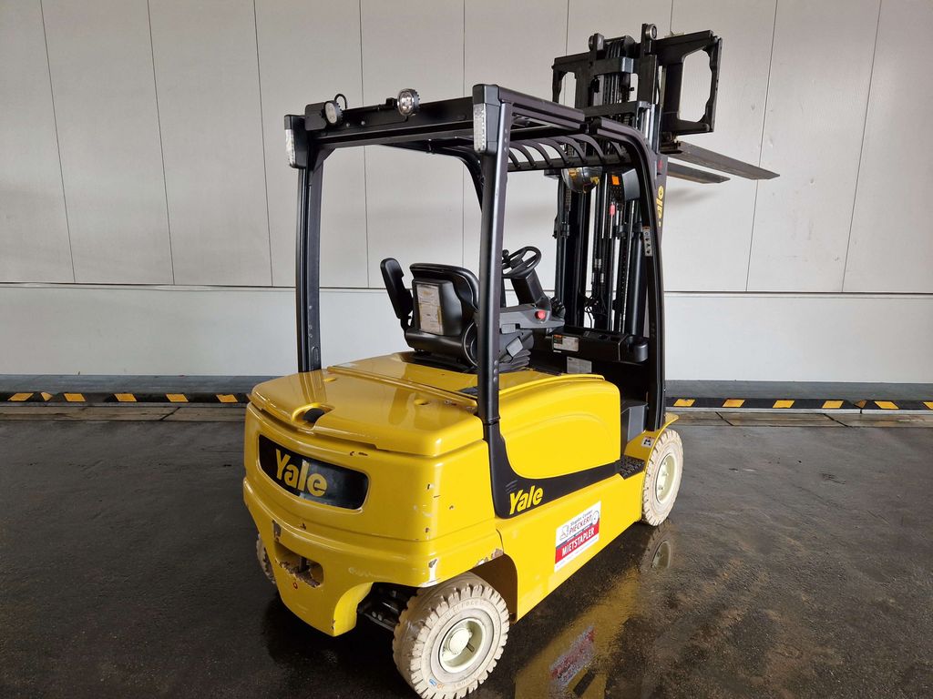 Frontstapler gebraucht: Yale 4-Rad Elektrostapler ERP35VL. Yale ERP35VL. 4-Rad Elektrostapler