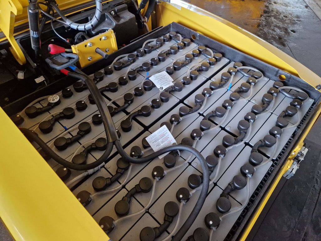 Frontstapler gebraucht: Yale 4-Rad Elektrostapler ERP35VL. Yale ERP35VL. 4-Rad Elektrostapler