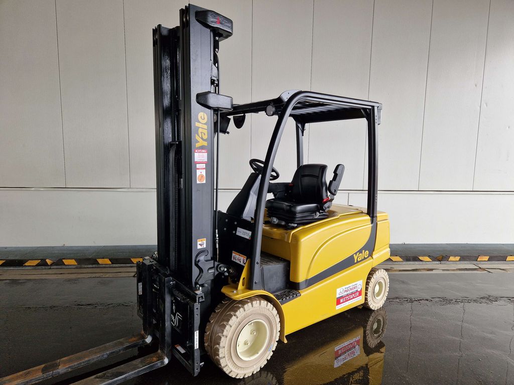 Frontstapler gebraucht: Yale 4-Rad Elektrostapler ERP35VL. Yale ERP35VL. 4-Rad Elektrostapler