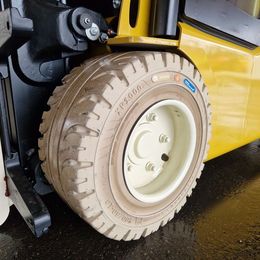 Yale ERP20VT 3-Rad Elektrostapler