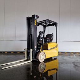 Yale ERP16VT 3-Rad Elektrostapler