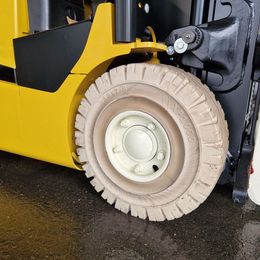 Yale ERP15VC. 3-Rad Elektrostapler