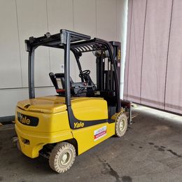 Frontstapler gebraucht: Yale 4-Rad Elektrostapler ERP35VL. Yale ERP35VL. 4-Rad Elektrostapler