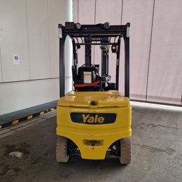 Frontstapler gebraucht: Yale 4-Rad Elektrostapler ERP35VL. Yale ERP35VL. 4-Rad Elektrostapler