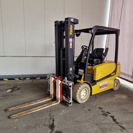 Frontstapler gebraucht: Yale 4-Rad Elektrostapler ERP35VL. Yale ERP35VL. 4-Rad Elektrostapler