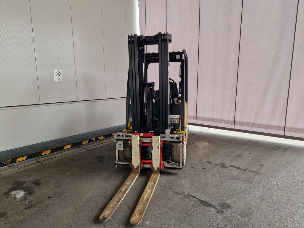 Frontstapler gebraucht: Yale 4-Rad Elektrostapler ERP35VL. Yale ERP35VL. 4-Rad Elektrostapler