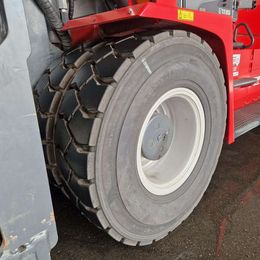 Kalmar DCG160-12. Dieselstapler