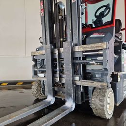 Combilift CBE3000 Vierwegestapler