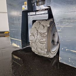 Combilift CBE3000 Vierwegestapler