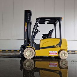 Yale ERP35VL 4-Rad Elektrostapler