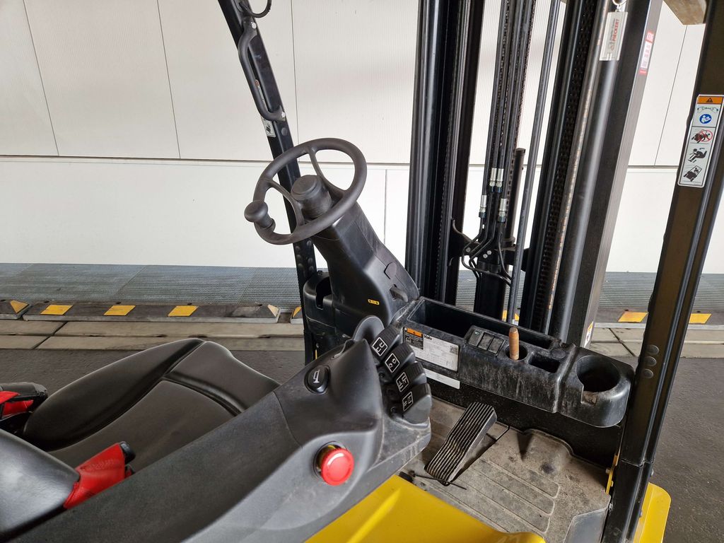 Frontstapler gebraucht: Yale 4-Rad Elektrostapler ERP35VL Yale ERP35VL 4-Rad Elektrostapler