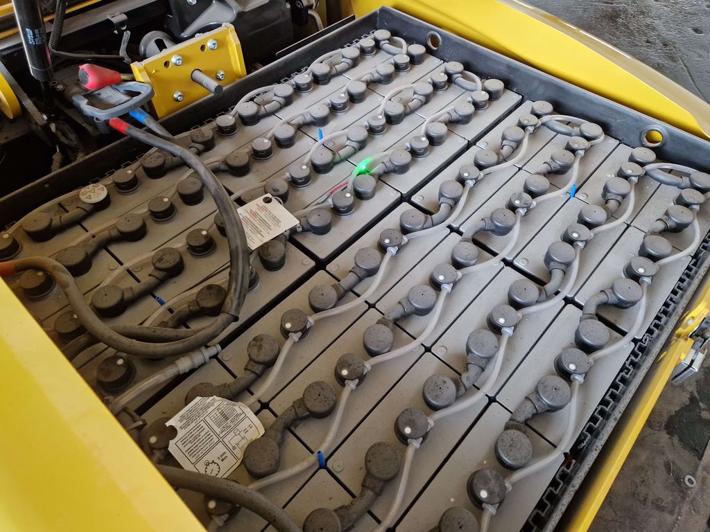 Frontstapler gebraucht: Yale 4-Rad Elektrostapler ERP35VL Yale ERP35VL 4-Rad Elektrostapler