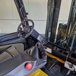 Frontstapler gebraucht: Yale 4-Rad Elektrostapler ERP50VM. Yale ERP50VM. 4-Rad Elektrostapler