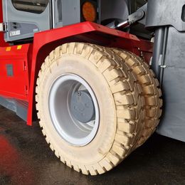 Kalmar ECG90-6L 4-Rad Elektrostapler