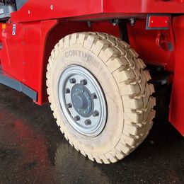 Kalmar ECG90-6L 4-Rad Elektrostapler