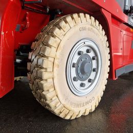 Kalmar ECG90-6L. 4-Rad Elektrostapler