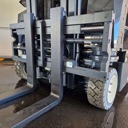 Combilift C4000 Vierwegestapler