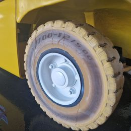 Yale ERP50VM. 4-Rad Elektrostapler