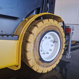 Yale ERP50VM. 4-Rad Elektrostapler