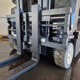 Combilift CBE3000 Vierwegestapler