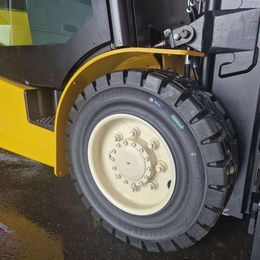 Yale GLP2.5N Treibgasstapler