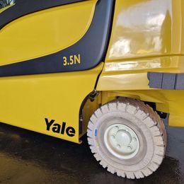 Yale ERP3.5N 4-Rad Elektrostapler