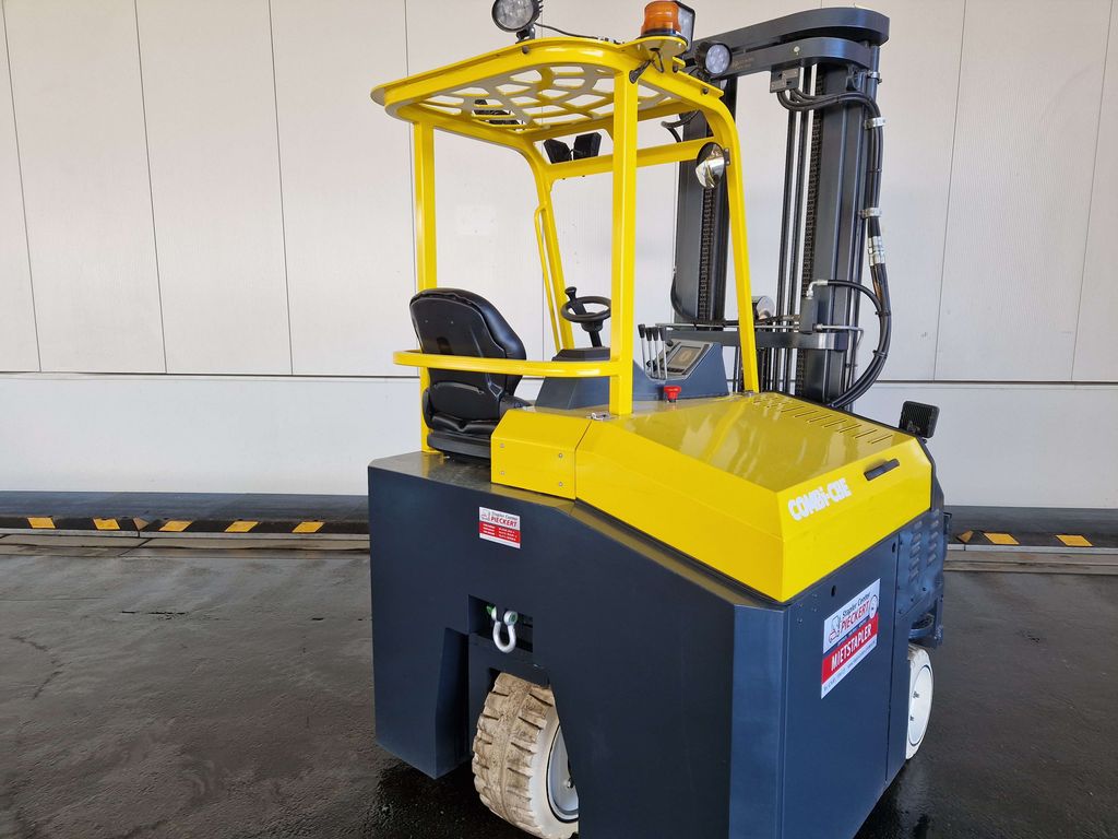 Vierwegestapler gebraucht: Combilift Vierwegestapler CBE3000 Combilift CBE3000 Vierwegestapler