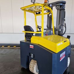Vierwegestapler gebraucht: Combilift Vierwegestapler CBE3000 Combilift CBE3000 Vierwegestapler